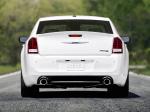 Chrysler 300C SRT8 2011 года